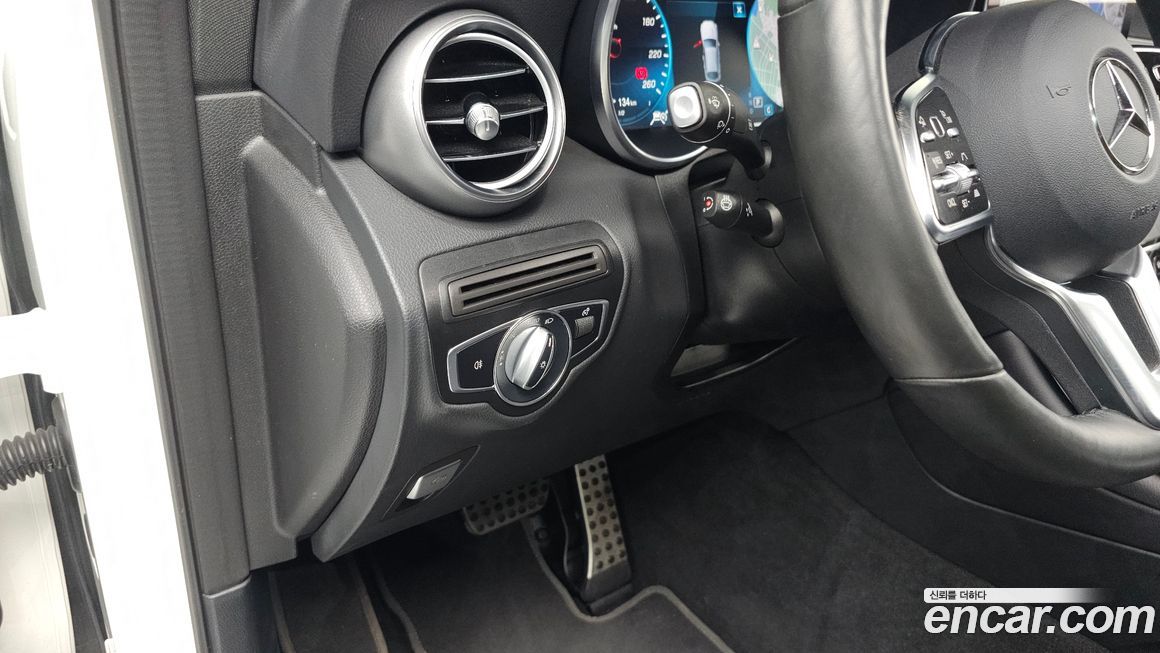 Mercedes-Benz GLC-Class 2021