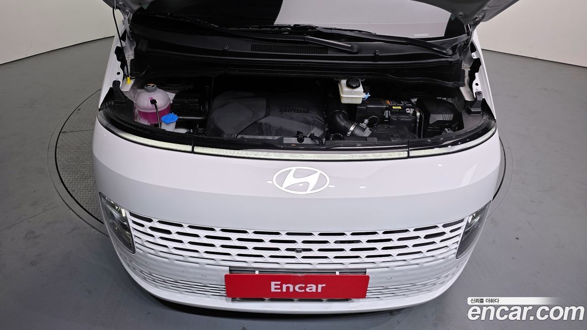 Hyundai Staria 2025