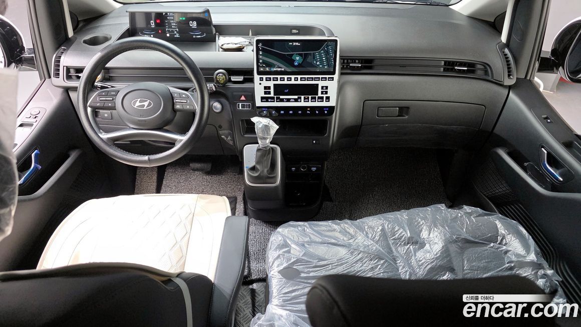 Hyundai Staria 2025