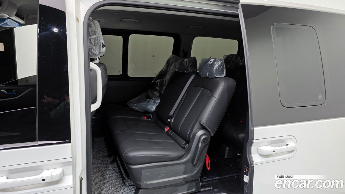 Hyundai Staria 2025