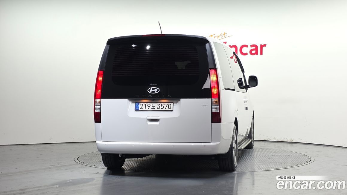 Hyundai Staria 2025