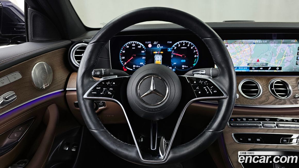 Mercedes-Benz E-Class 2022