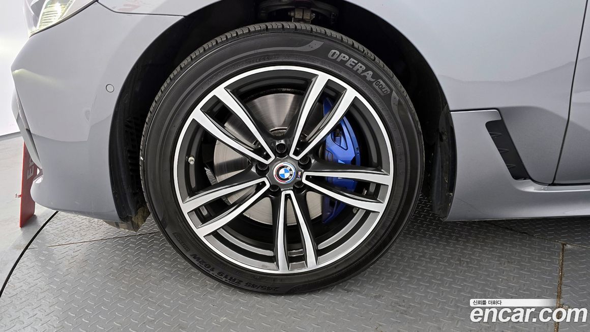 BMW Gran Turismo 2023