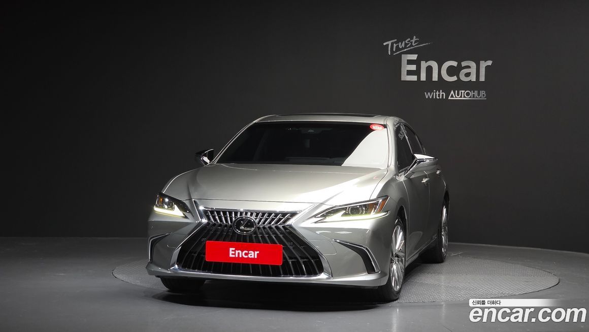 Lexus ES 2023