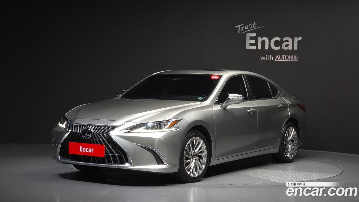 Lexus ES 2023