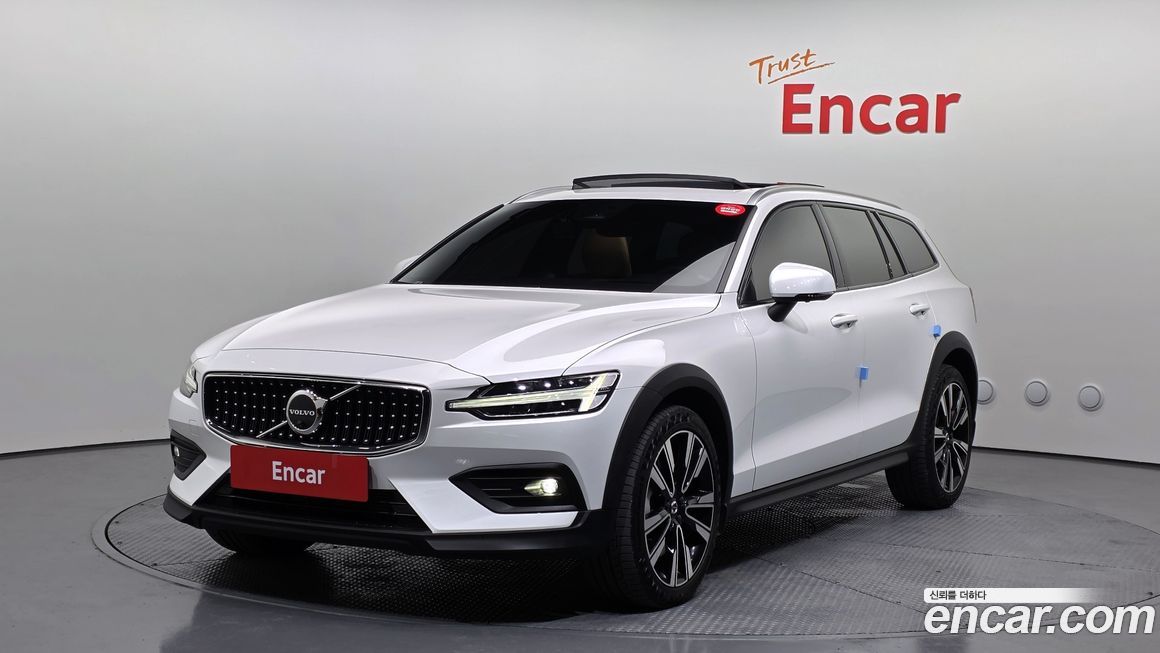 Volvo V60 2023