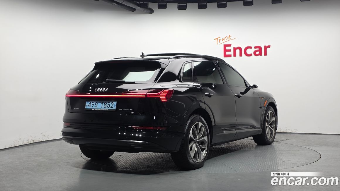 Audi e-tron 2022