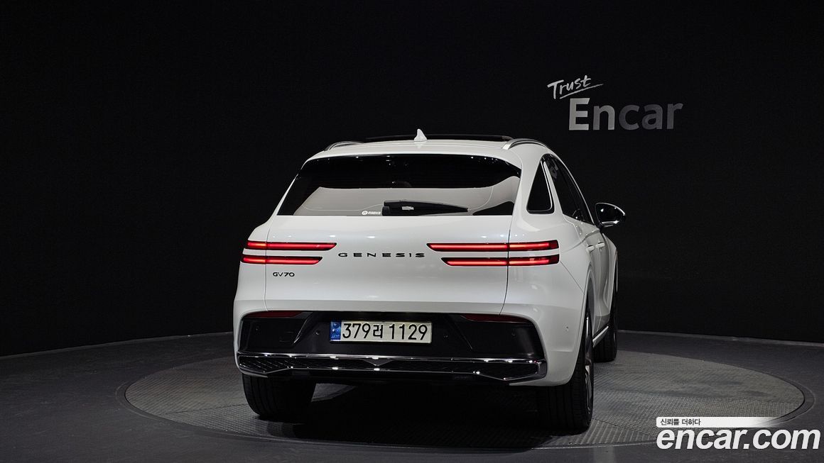 Genesis GV70 2025