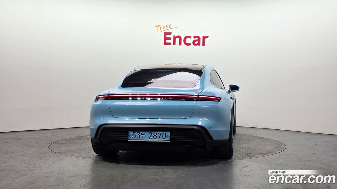 Porsche Taycan 2021