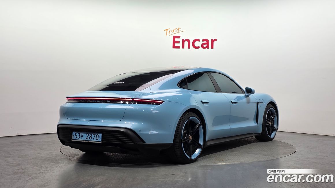 Porsche Taycan 2021
