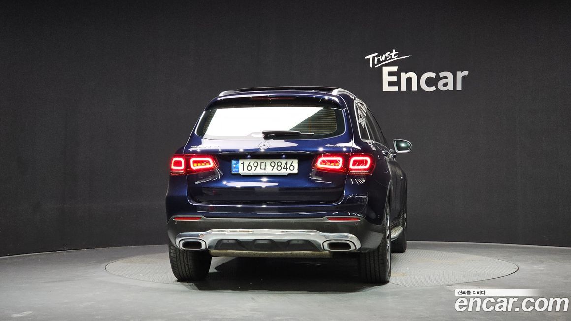 Mercedes-Benz GLC-Class 2021