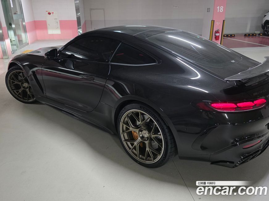 Mercedes-Benz AMG GT 2025