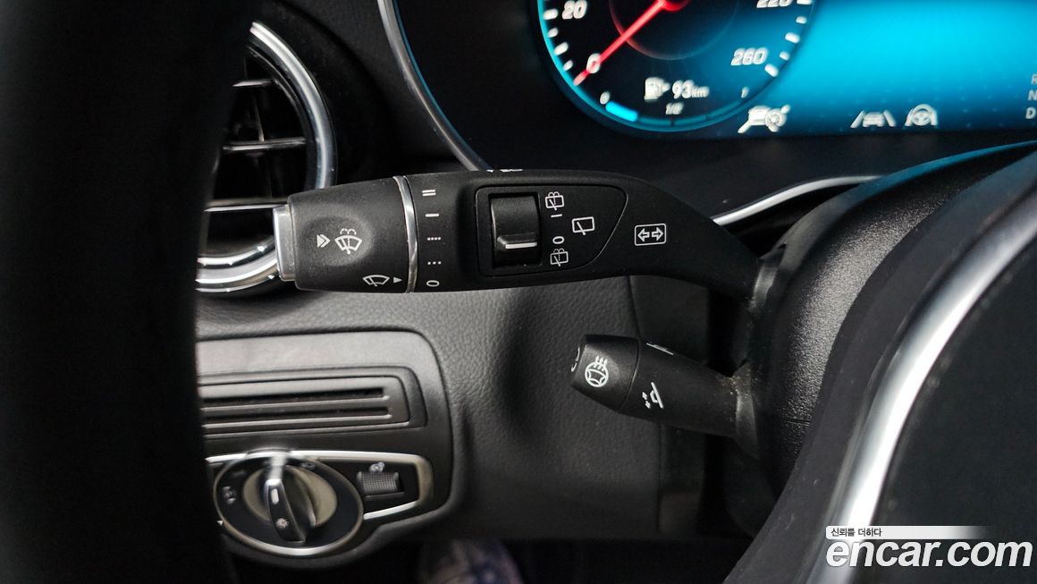 Mercedes-Benz GLC-Class 2021