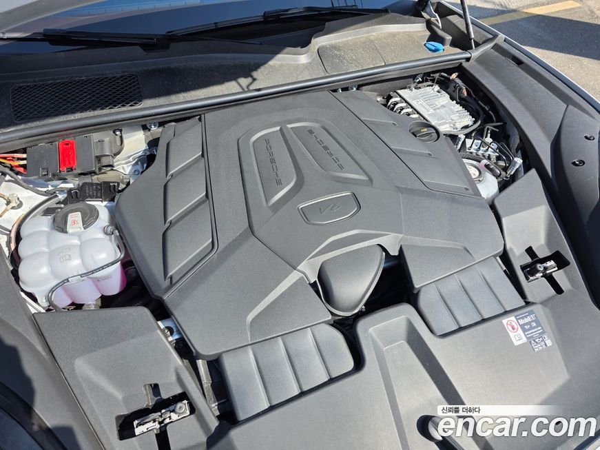 Porsche Cayenne 2025