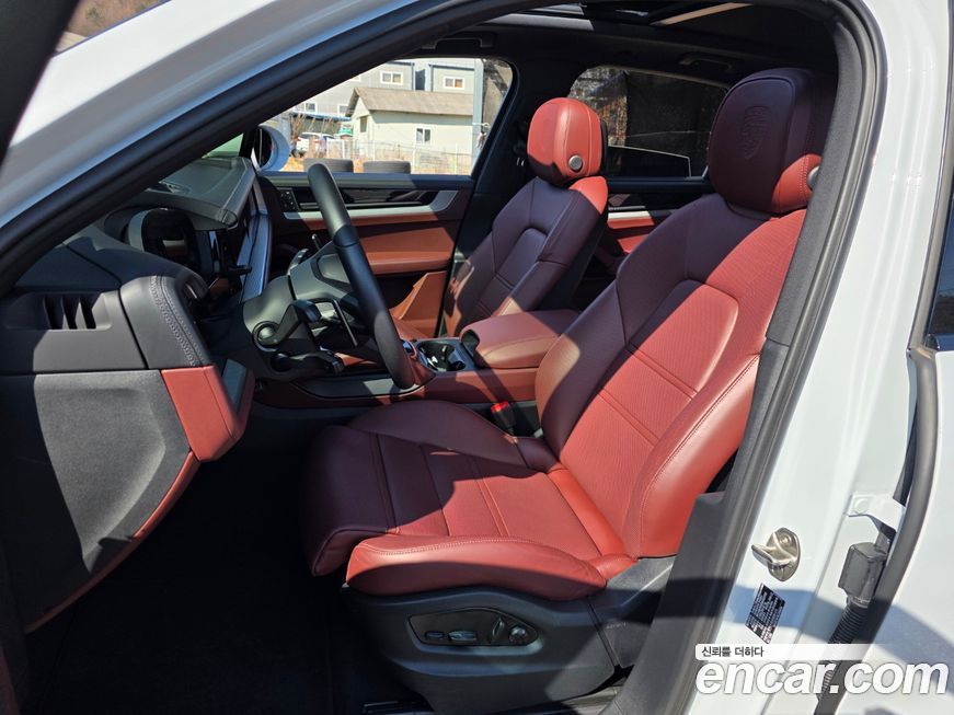 Porsche Cayenne 2025