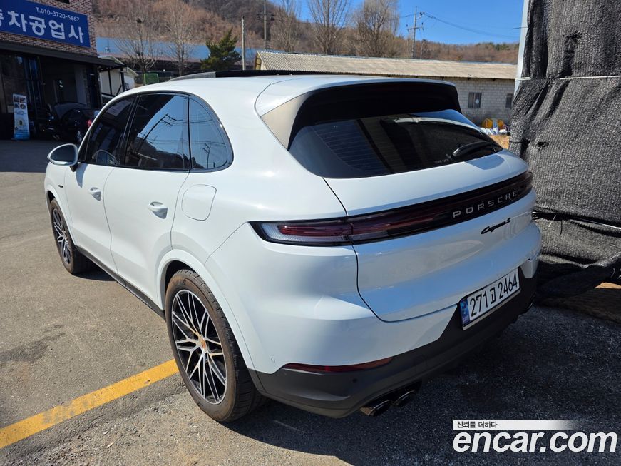 Porsche Cayenne 2025