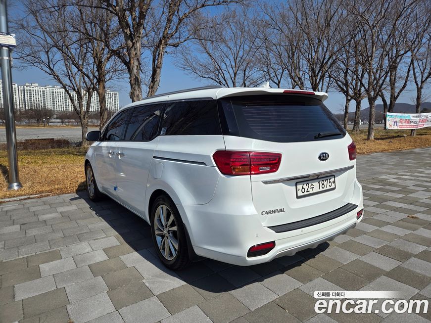 Kia Canival 2019