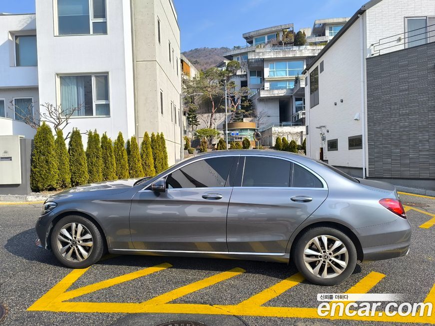 Mercedes-Benz C-Class 2019