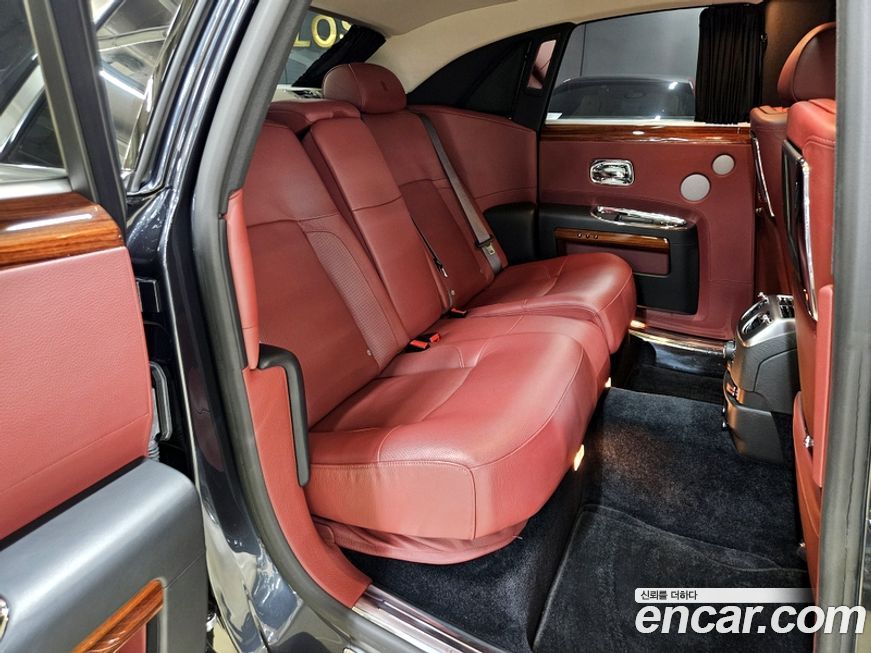 Rolls-Royce Ghost 2010