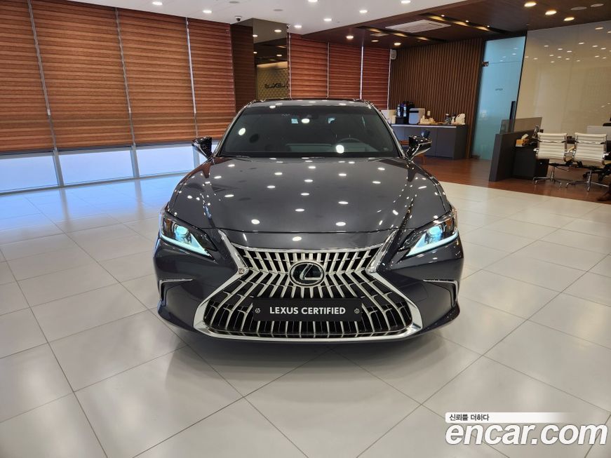 Lexus ES 2026