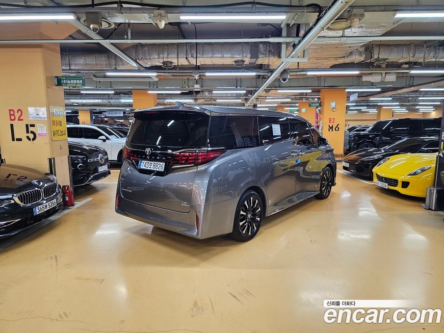 Toyota Alphard 2024