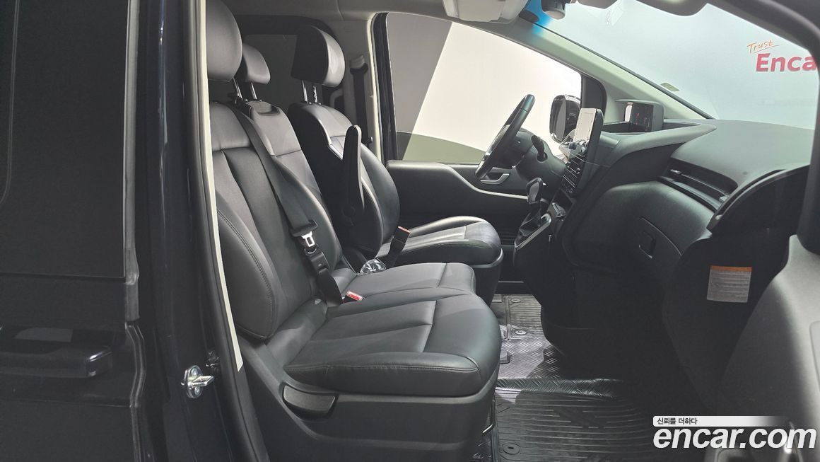 Hyundai Staria 2025