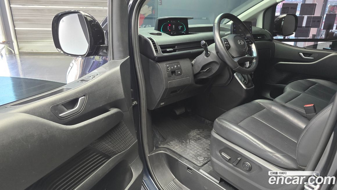 Hyundai Staria 2025