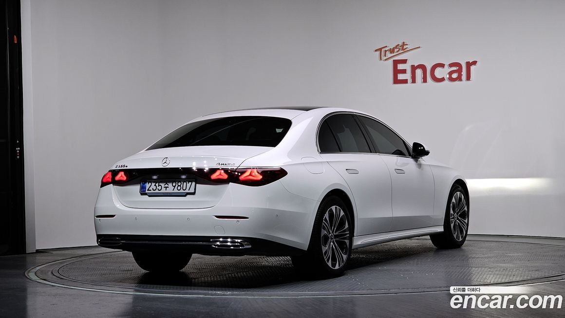 Mercedes-Benz E-Class 2025