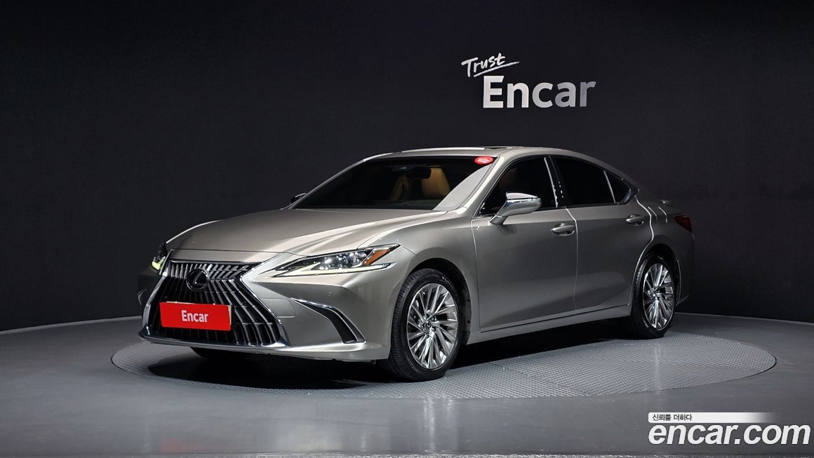 Lexus ES 2023