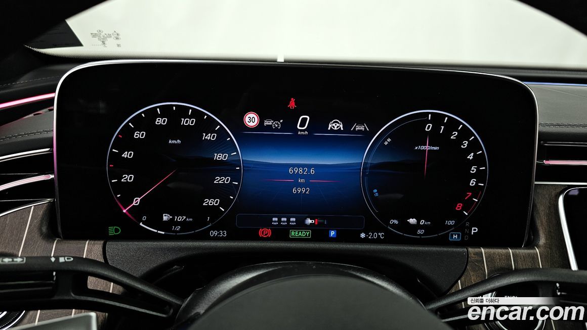 Mercedes-Benz E-Class 2025