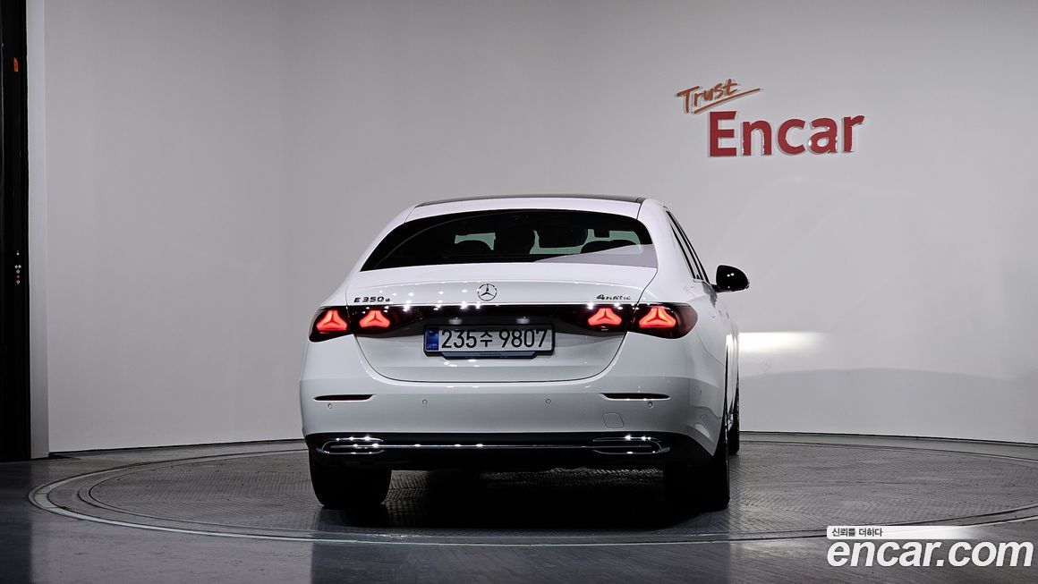 Mercedes-Benz E-Class 2025