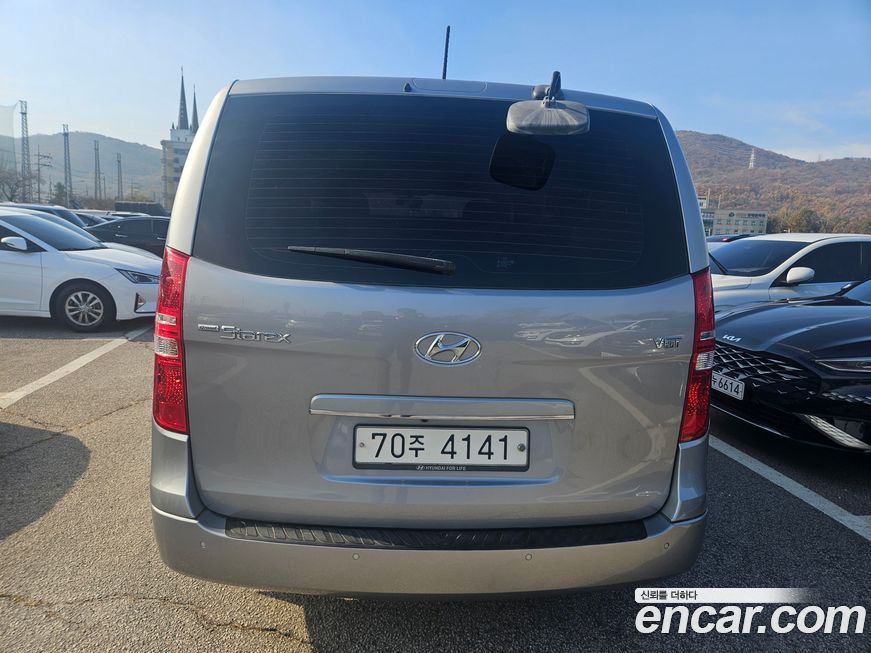 Hyundai Starex 2021