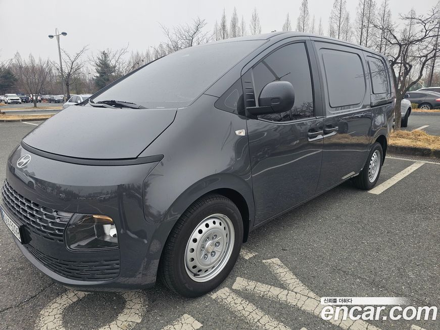 Hyundai Staria 2025