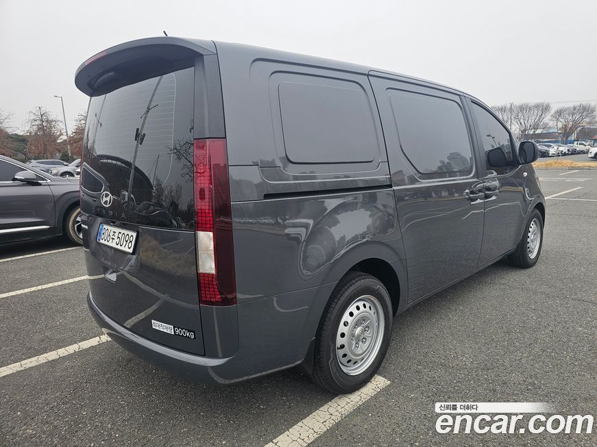 Hyundai Staria 2025