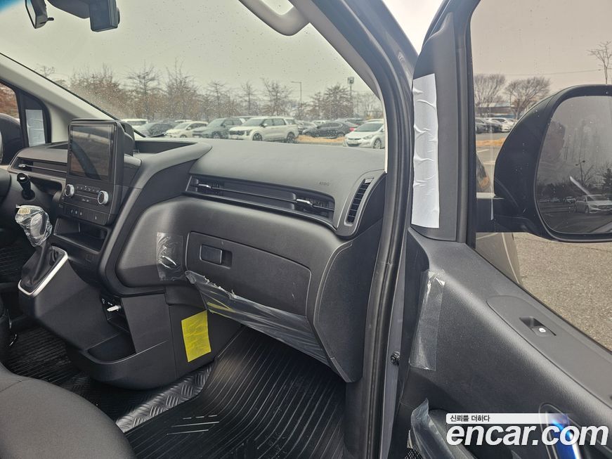 Hyundai Staria 2025