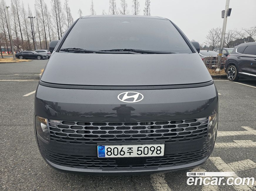 Hyundai Staria 2025