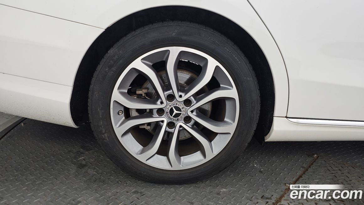 Mercedes-Benz C-Class 2018