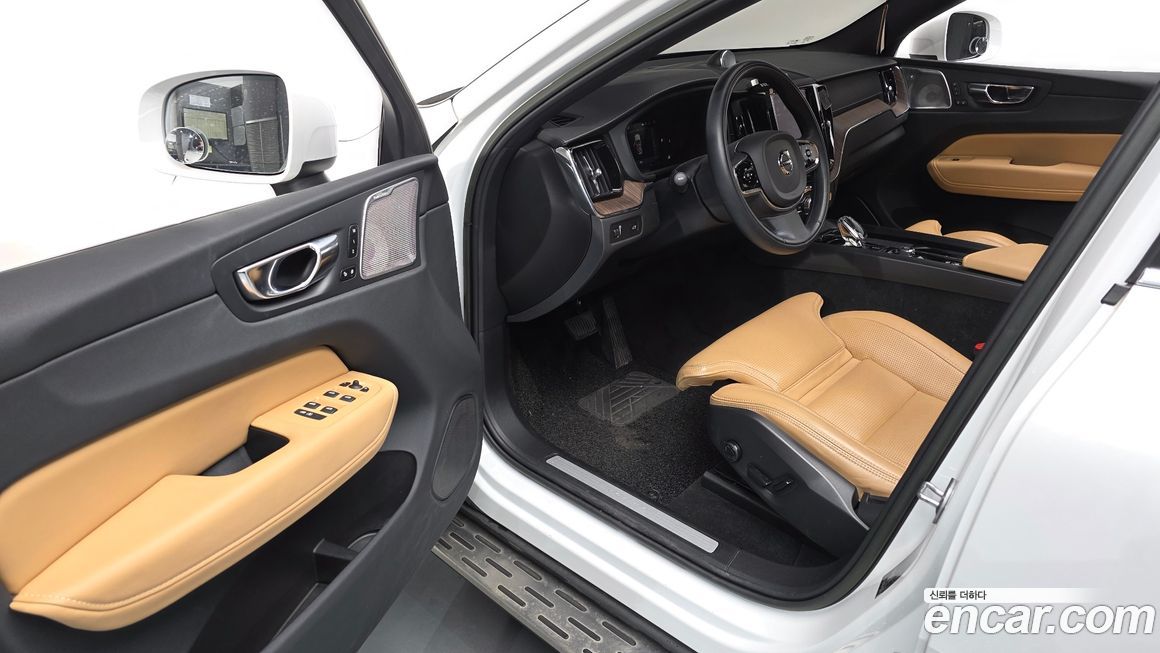Volvo XC60 2022