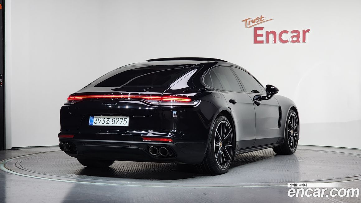 Porsche Panamera 2021