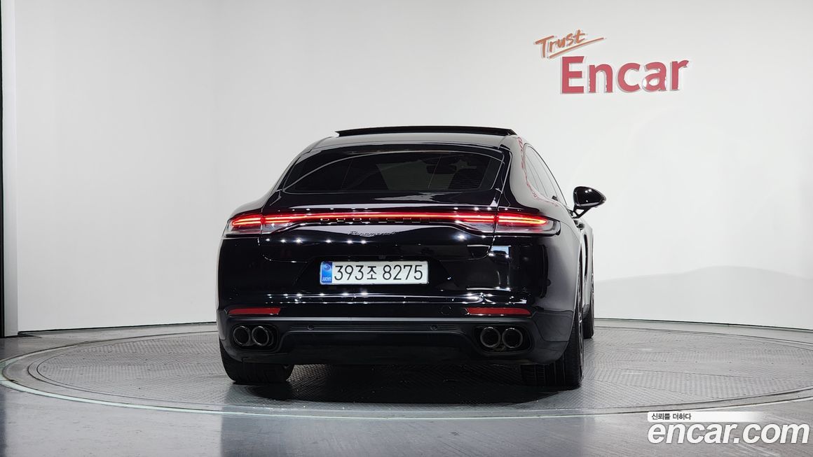 Porsche Panamera 2021