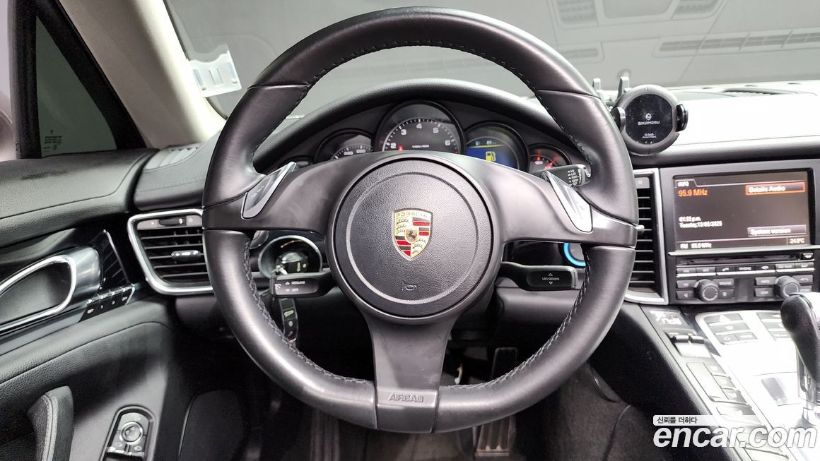 Porsche Panamera 2012
