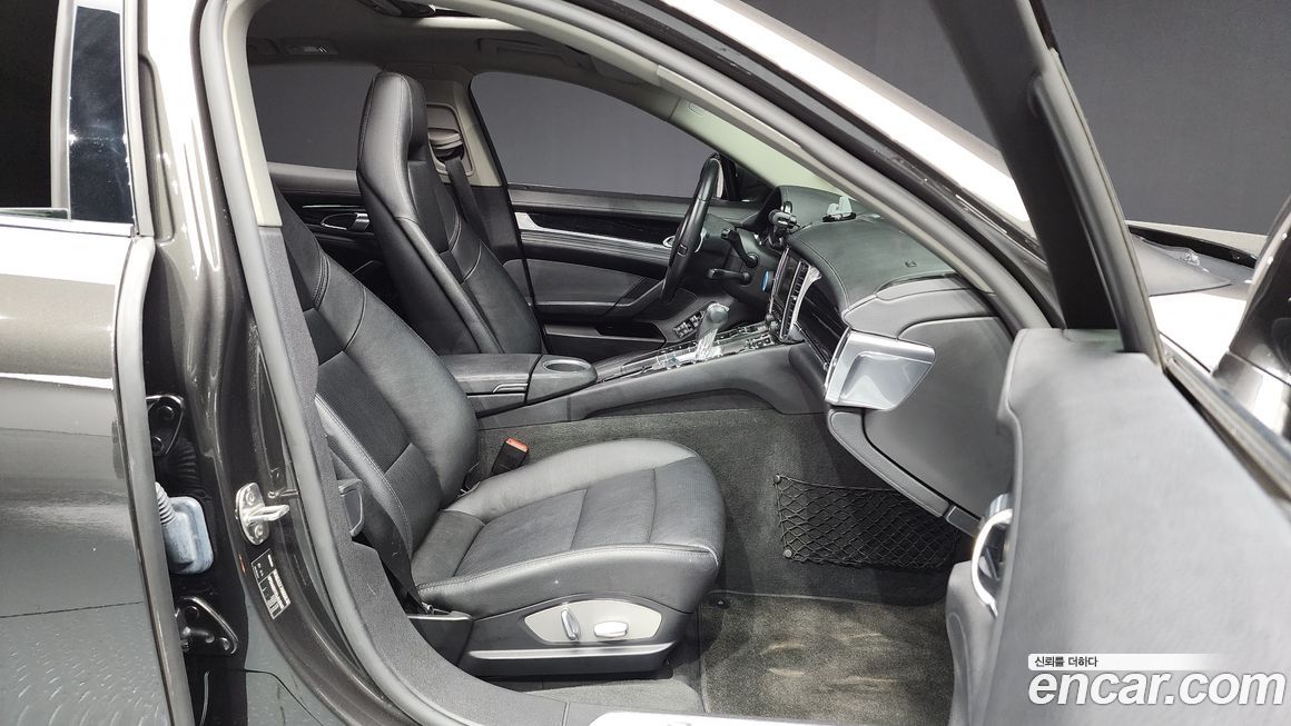 Porsche Panamera 2012