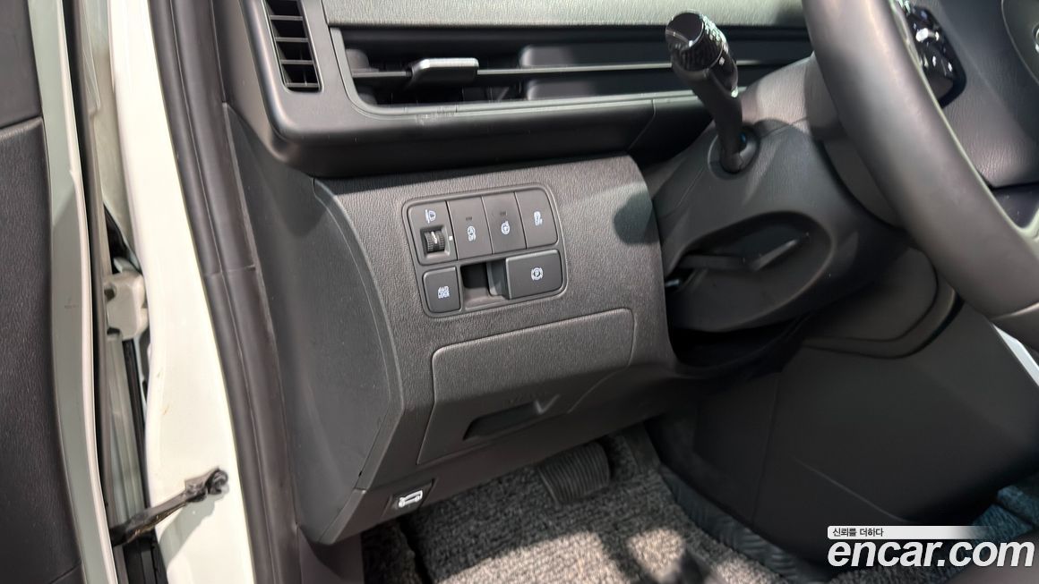 Hyundai Staria 2023