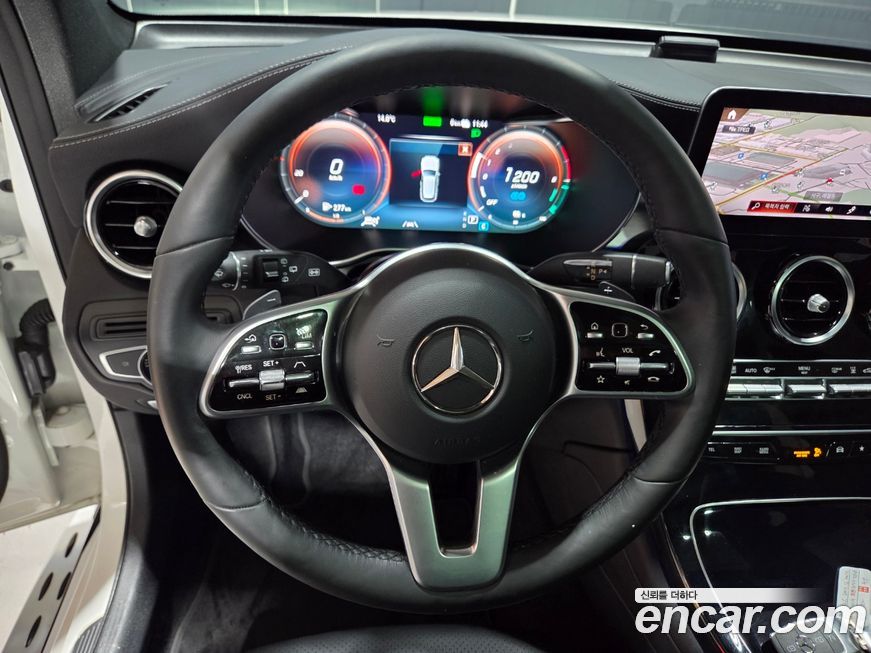 Mercedes-Benz GLC-Class 2021