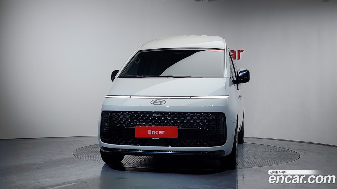 Hyundai Staria 2025