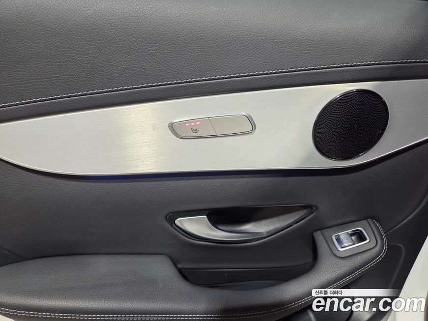 Mercedes-Benz GLC-Class 2021