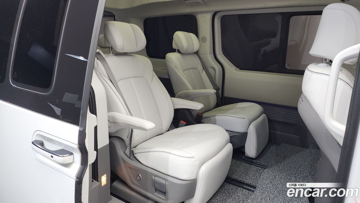 Hyundai Staria 2025
