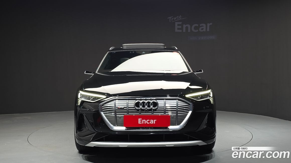 Audi e-tron 2022
