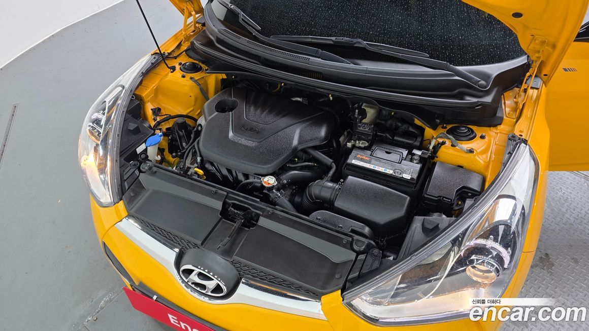 Hyundai Veloster 2013