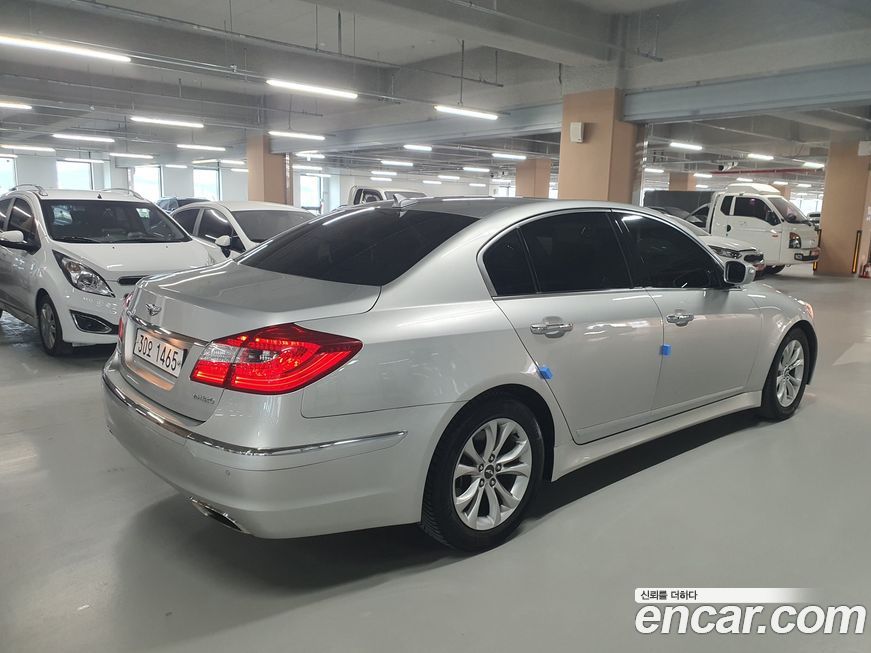 Hyundai Genesis 2013